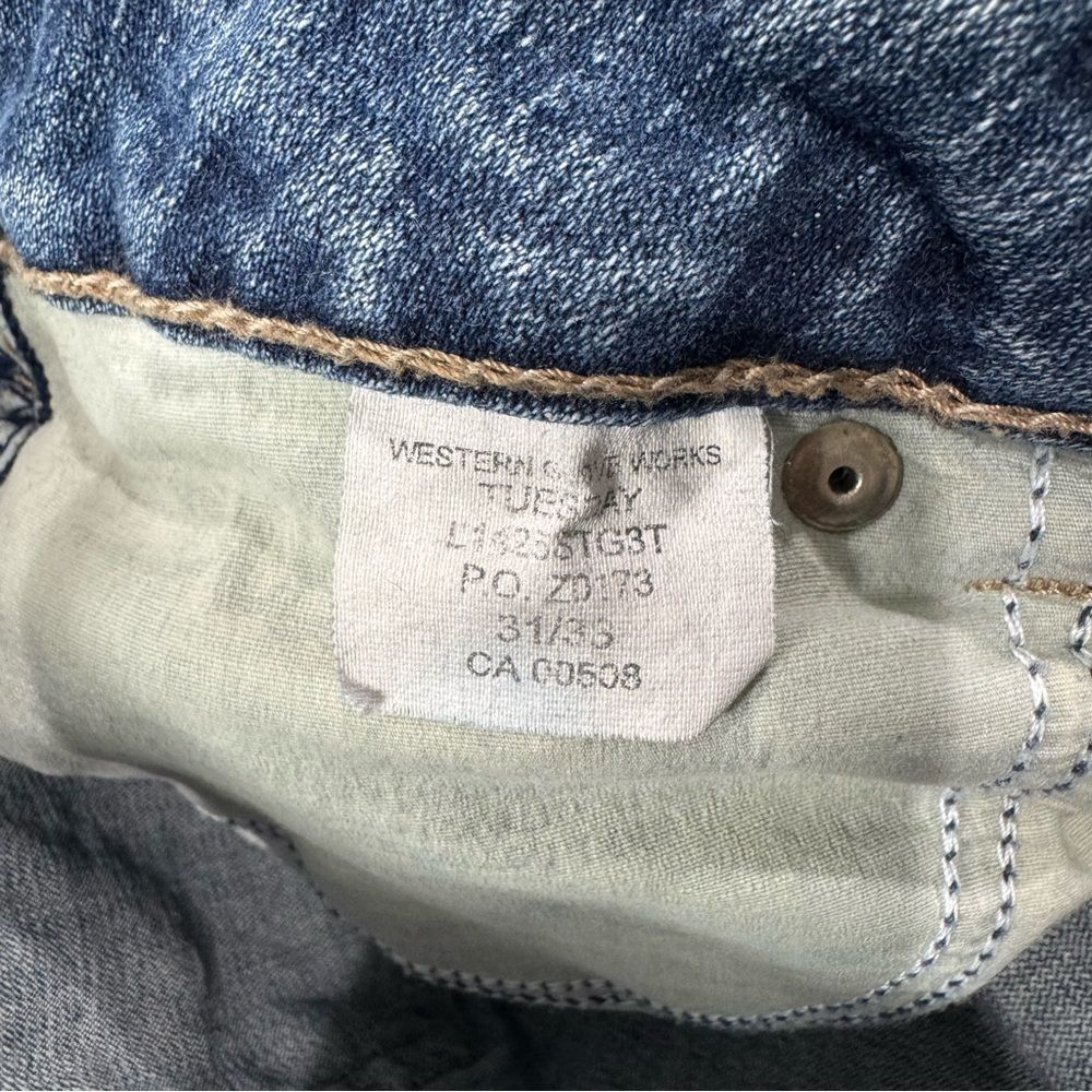 Silver Jeans Dark Wash Blue Cotton Denim Flare Leg Jeans Distressed size 31/33 - Picture 13 of 14